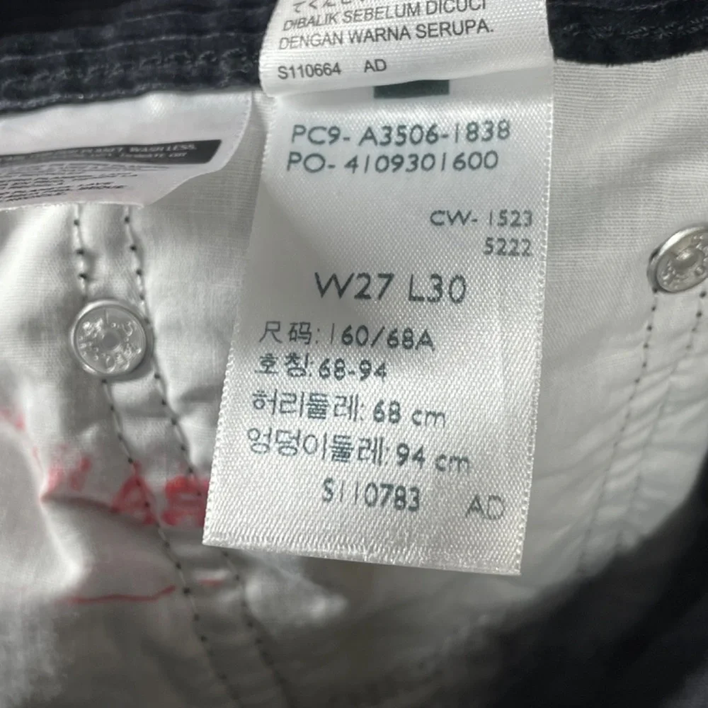 NEW Levis Pants Womens 27 black corduroy mom jeans straight leg casual classic - Picture 4 of 13